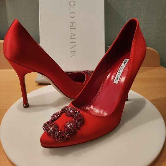 💯Authentic Manolo Blahnik HANGISI Red Satin Jewel Buckle Pumps - Picture 6 of 17